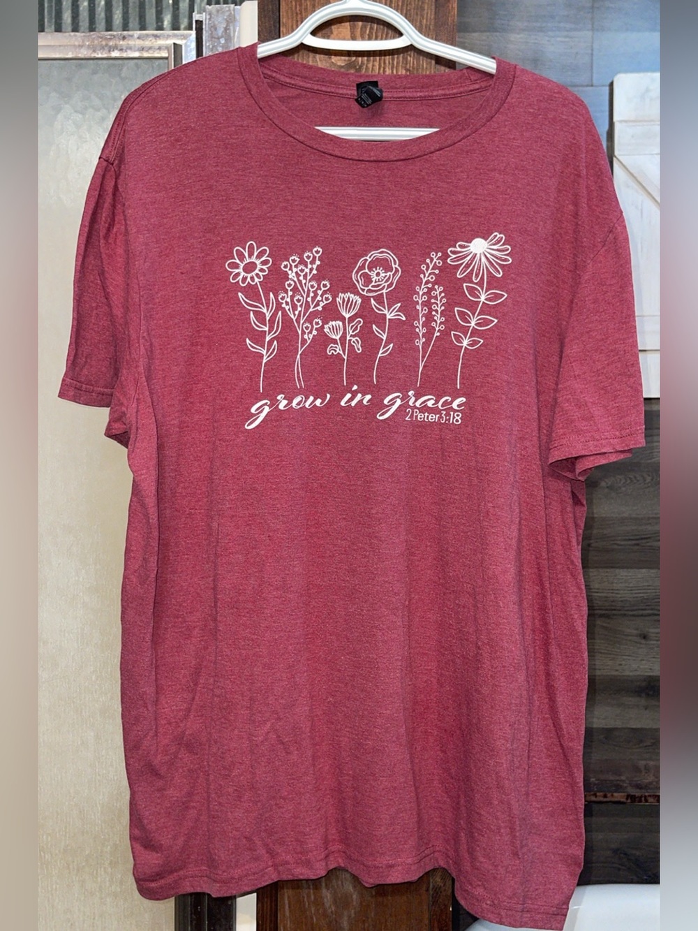 Grow in Grace Floral Graphic Tee - Burgundy